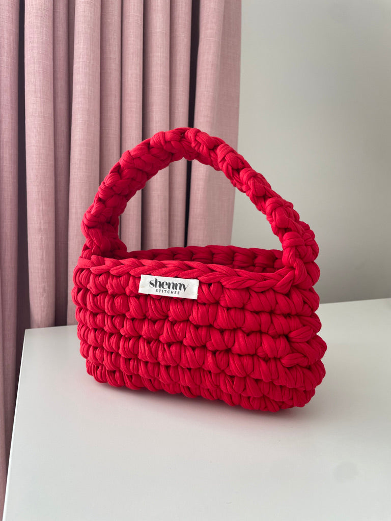 gigi - red