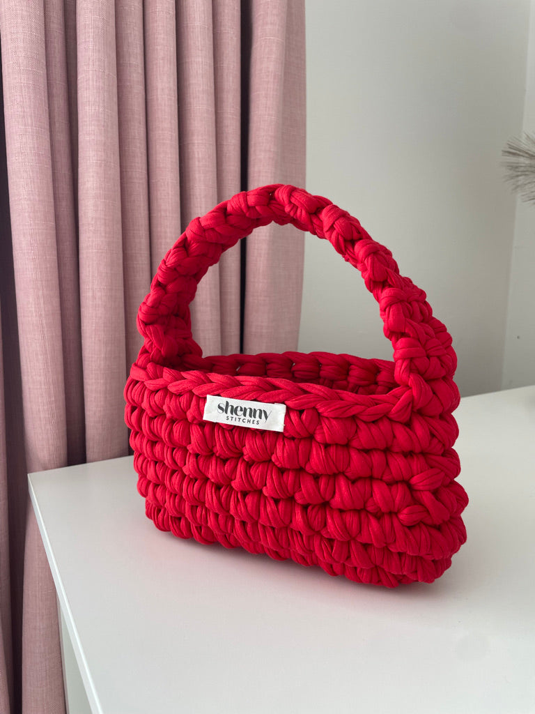 gigi - red