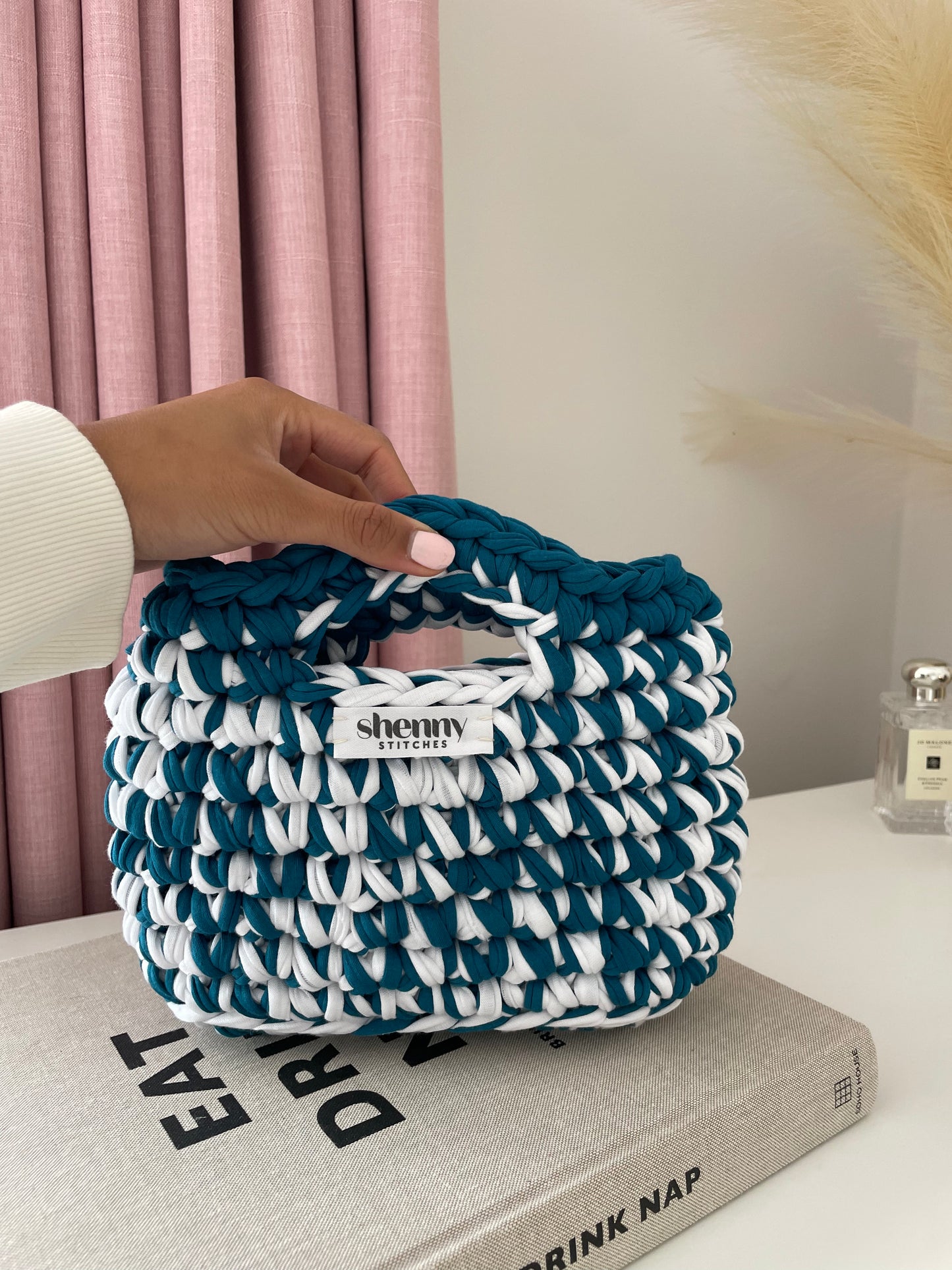 mila- Turquoise & White