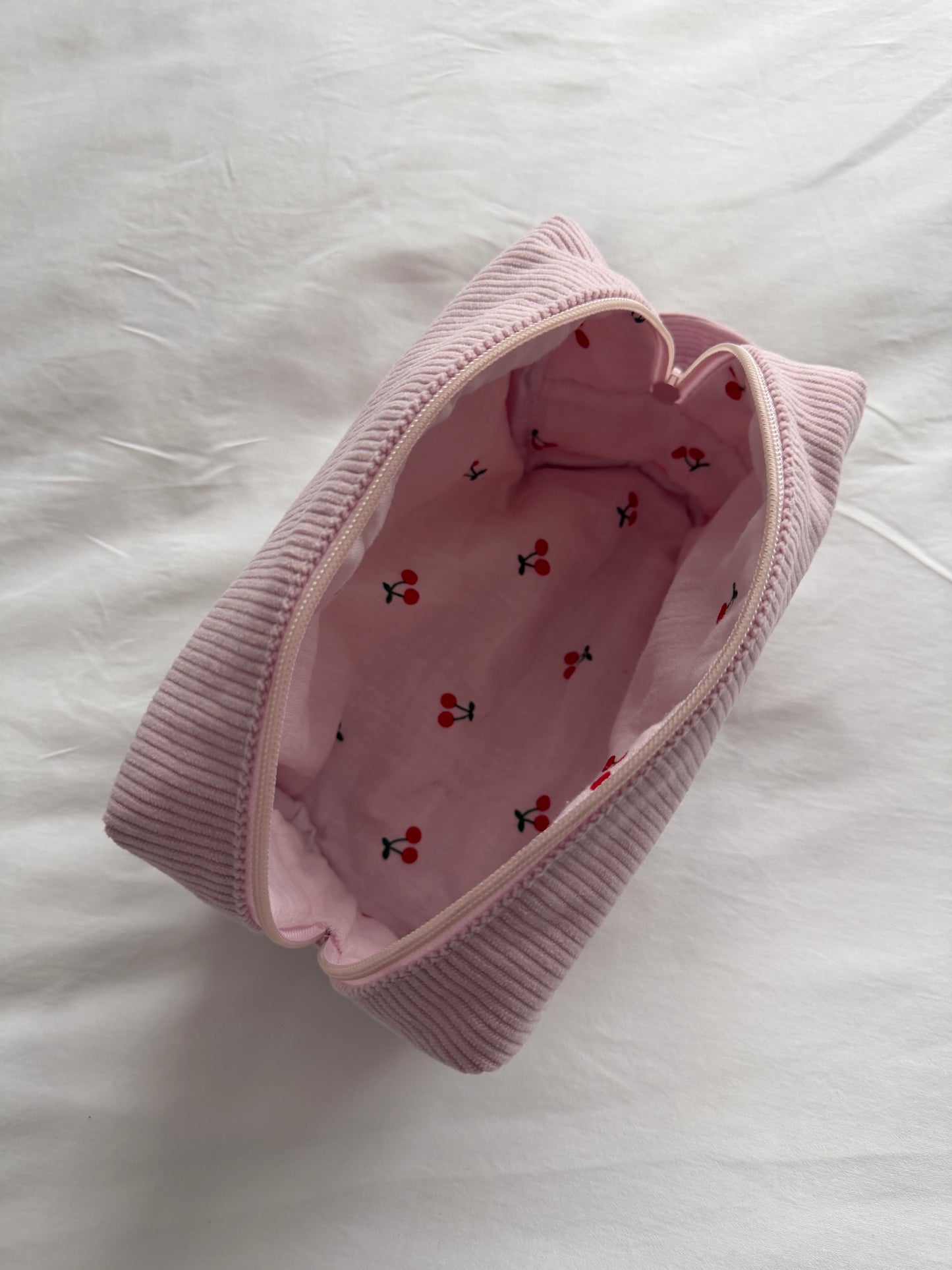 beauty bag - cherry cute